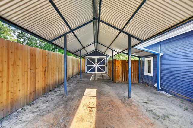 904 W Spring Street, Weatherford, TX 76086