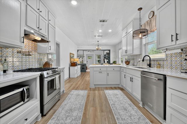 904 W Spring Street, Weatherford, TX 76086