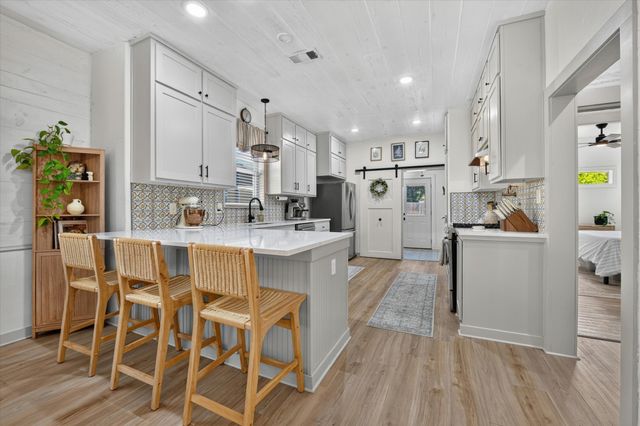 904 W Spring Street, Weatherford, TX 76086