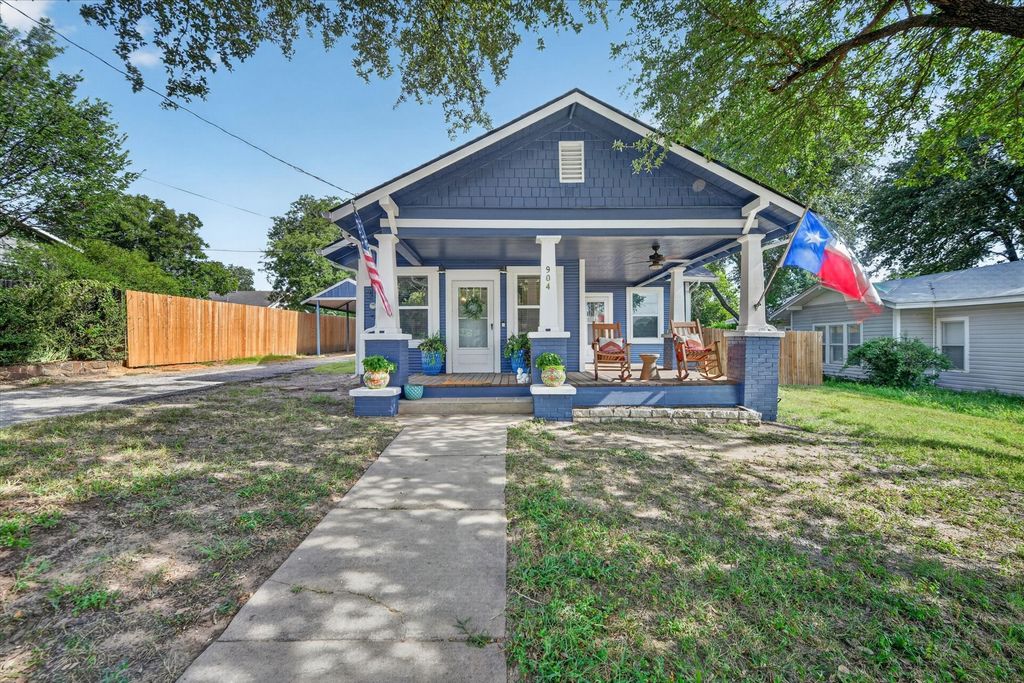 904 W Spring Street, Weatherford, TX 76086