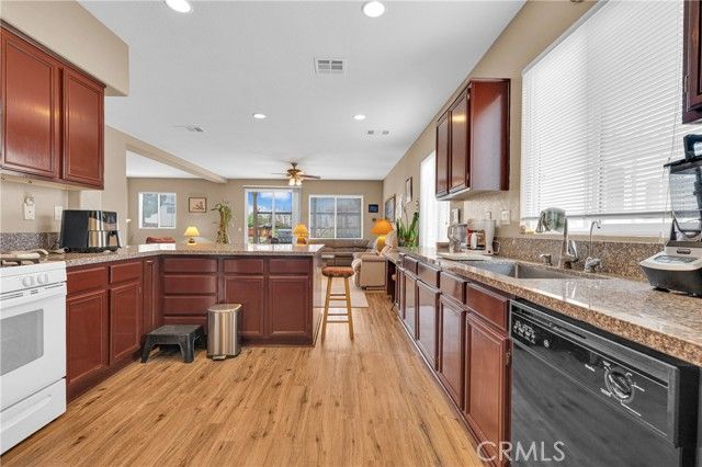 11196 Charleston, Adelanto, CA 92301