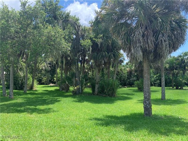 18011 Riverchase CT, Alva, FL 33920