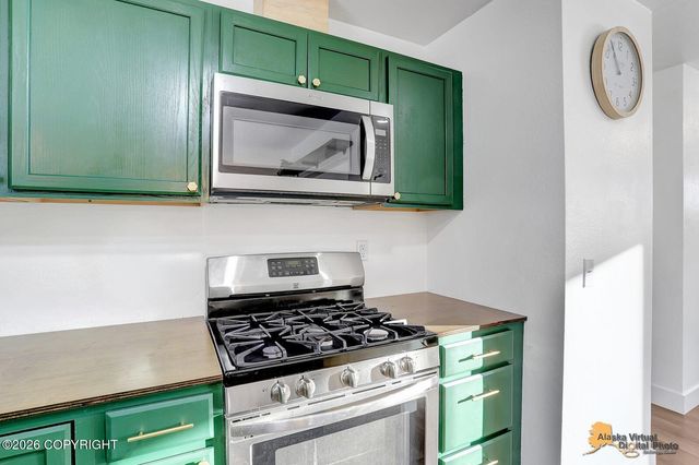 810 W Edinborough Drive, Palmer, AK 99645