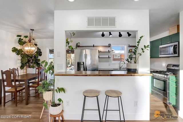 810 W Edinborough Drive, Palmer, AK 99645