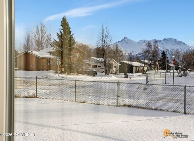 810 W Edinborough Drive, Palmer, AK 99645