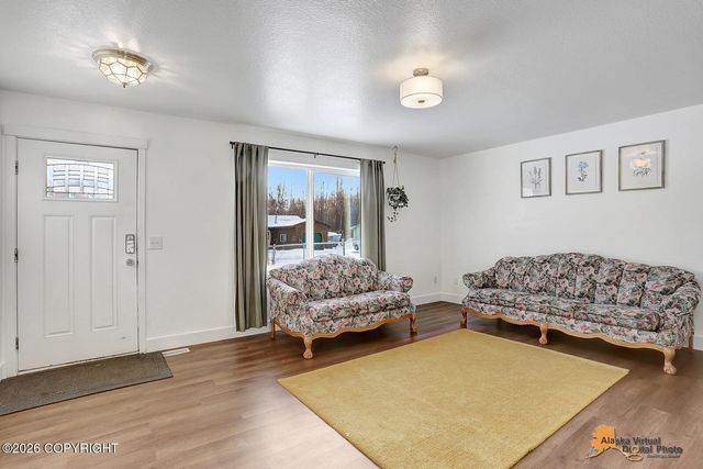 810 W Edinborough Drive, Palmer, AK 99645