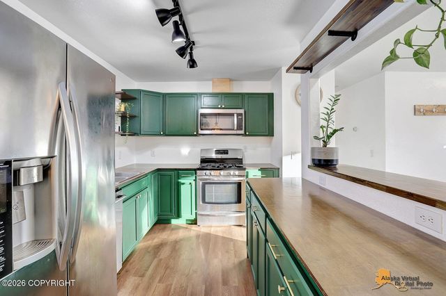 810 W Edinborough Drive, Palmer, AK 99645