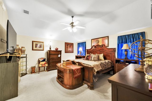 5121 Breeze Hollow Court, Fort Worth, TX 76179