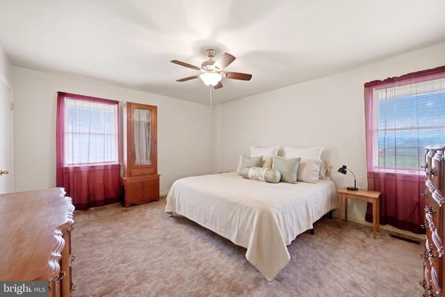 38855 SHOEMAKER LN, Lovettsville, VA 20180