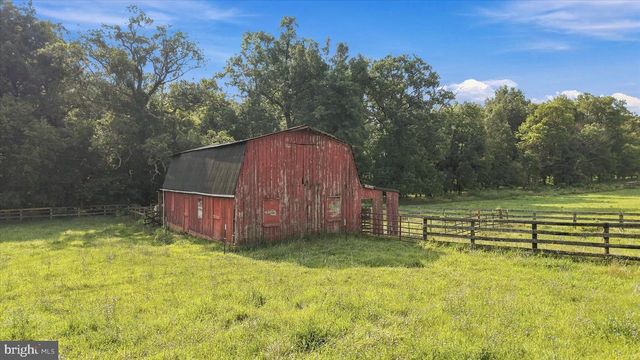 38855 SHOEMAKER LN, Lovettsville, VA 20180