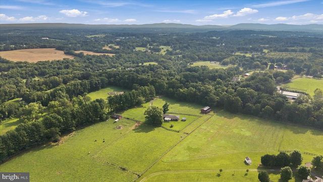 38855 SHOEMAKER LN, Lovettsville, VA 20180