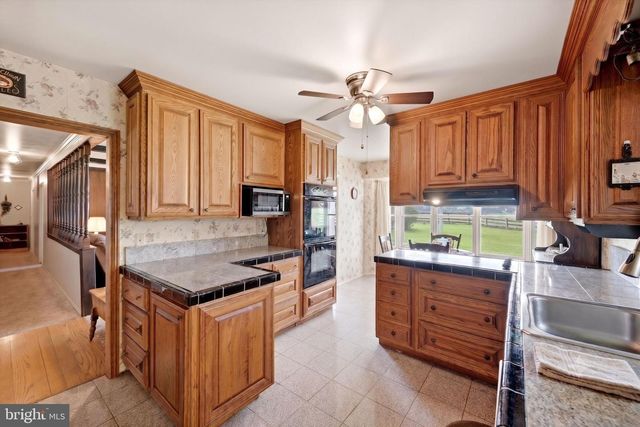 38855 SHOEMAKER LN, Lovettsville, VA 20180