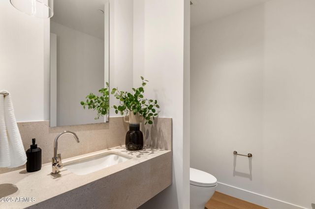 4575 N PHOENICIAN Boulevard 2, Scottsdale, AZ 85251