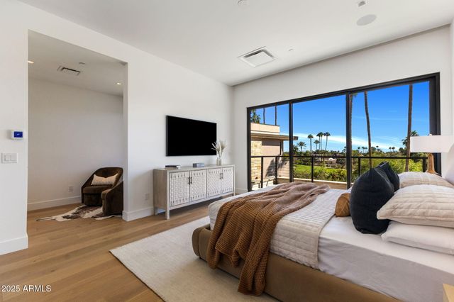 4575 N PHOENICIAN Boulevard 2, Scottsdale, AZ 85251