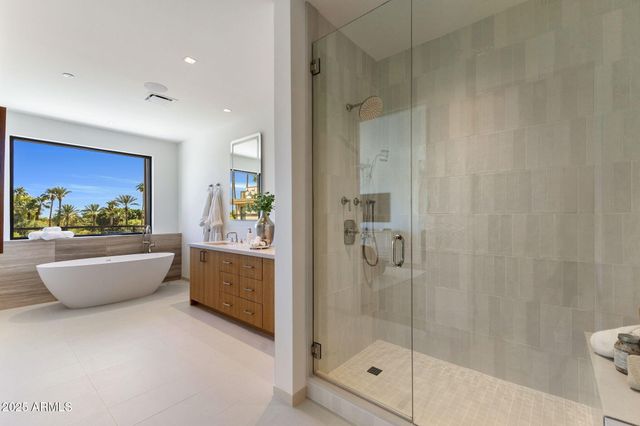 4575 N PHOENICIAN Boulevard 2, Scottsdale, AZ 85251