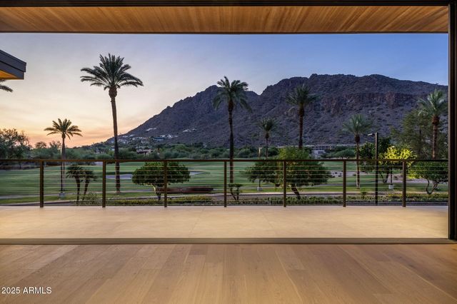 4575 N PHOENICIAN Boulevard 2, Scottsdale, AZ 85251