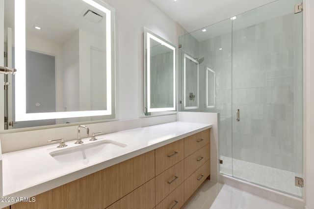 4575 N PHOENICIAN Boulevard 2, Scottsdale, AZ 85251