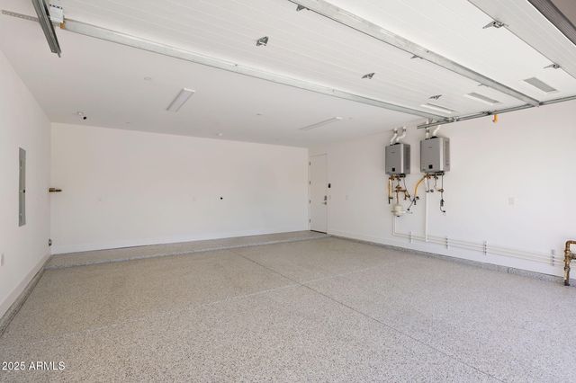 4575 N PHOENICIAN Boulevard 2, Scottsdale, AZ 85251