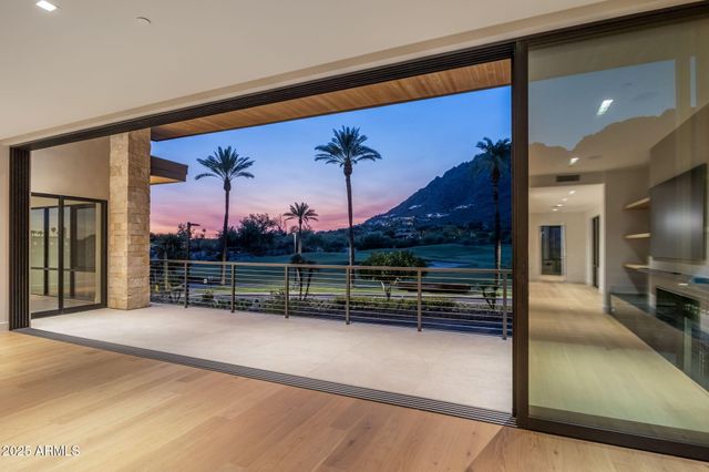 4575 N PHOENICIAN Boulevard 2, Scottsdale, AZ 85251