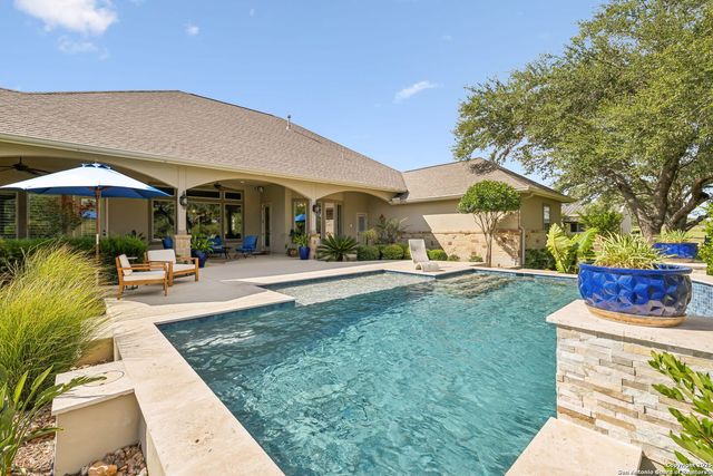 1994 FM 3006, Pleasanton, TX 78064