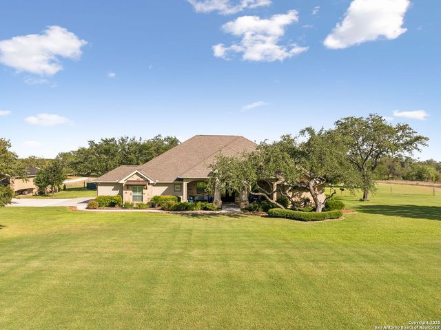 1994 FM 3006, Pleasanton, TX 78064