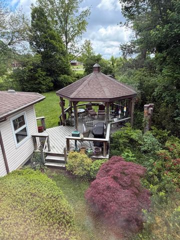 4898 Sharon Avenue, Columbus, OH 43214
