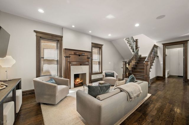 652 W Sheridan Road, Chicago, IL 60613