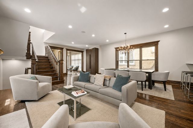 652 W Sheridan Road, Chicago, IL 60613