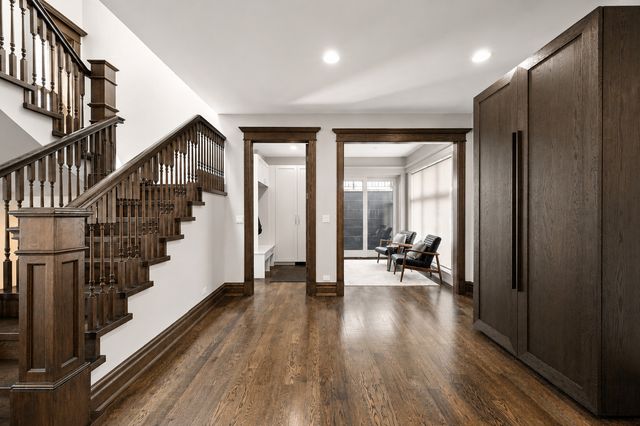 652 W Sheridan Road, Chicago, IL 60613
