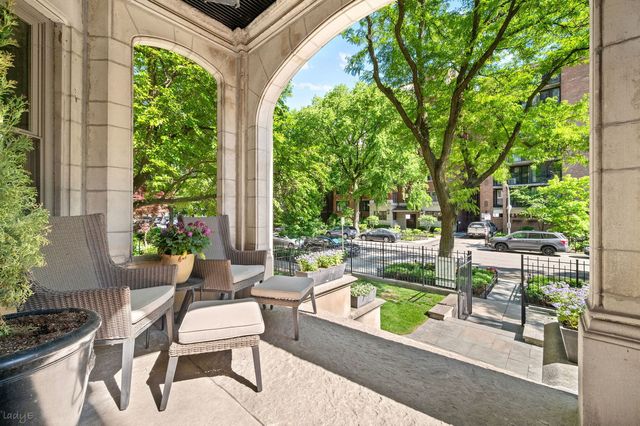 652 W Sheridan Road, Chicago, IL 60613