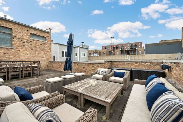 652 W Sheridan Road, Chicago, IL 60613