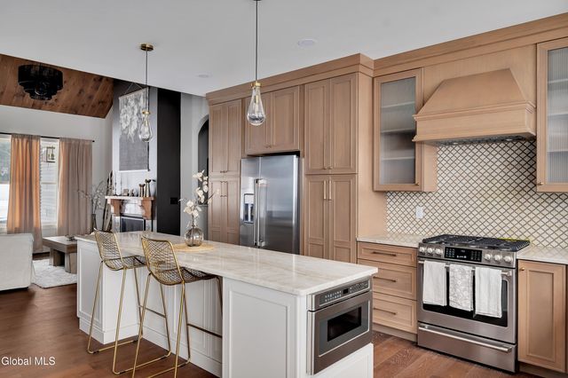 27 Woodland Hill Road, North Greenbush, NY 12198