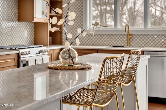 27 Woodland Hill Road, North Greenbush, NY 12198