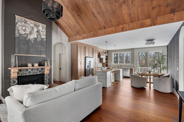 27 Woodland Hill Road, North Greenbush, NY 12198