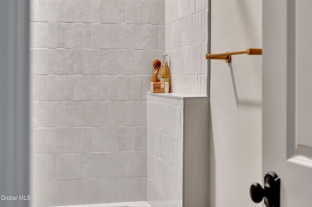 27 Woodland Hill Road, North Greenbush, NY 12198