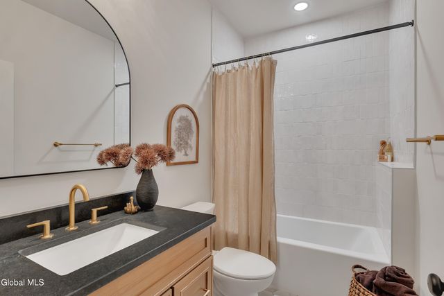 27 Woodland Hill Road, North Greenbush, NY 12198