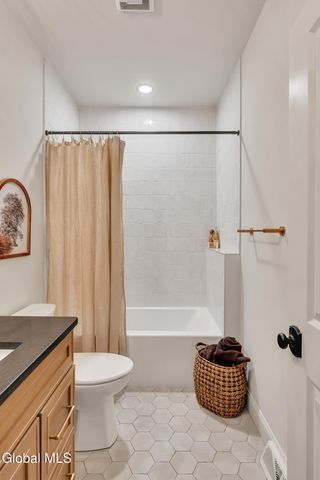 27 Woodland Hill Road, North Greenbush, NY 12198