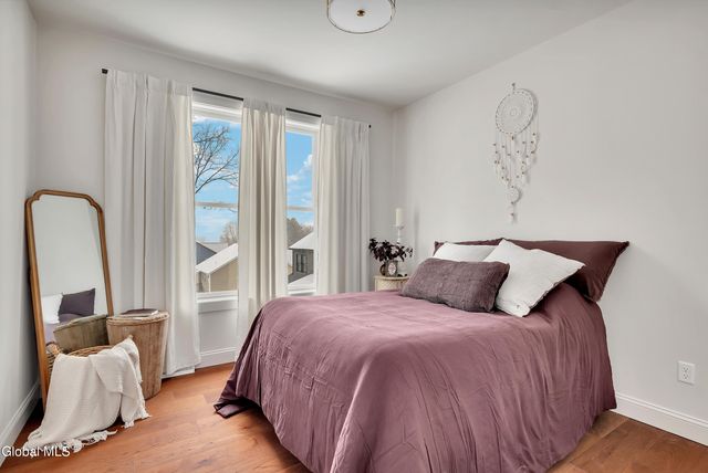 27 Woodland Hill Road, North Greenbush, NY 12198