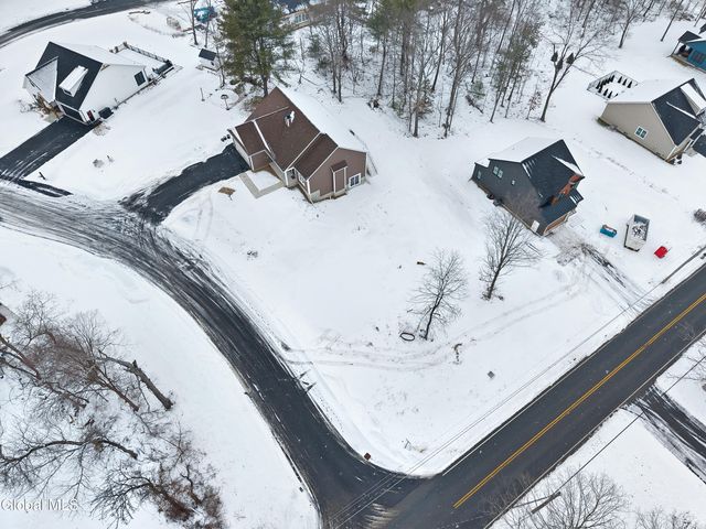 27 Woodland Hill Road, North Greenbush, NY 12198