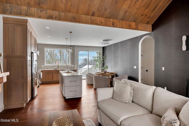 27 Woodland Hill Road, North Greenbush, NY 12198