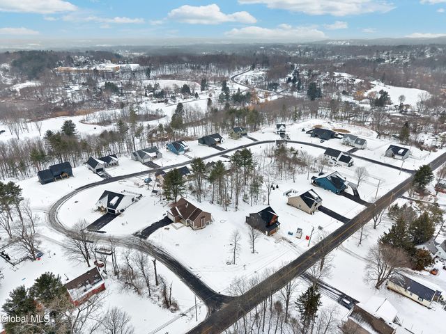 27 Woodland Hill Road, North Greenbush, NY 12198