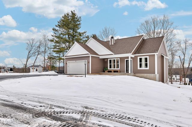 27 Woodland Hill Road, North Greenbush, NY 12198