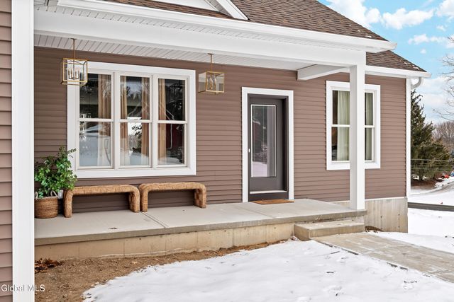 27 Woodland Hill Road, North Greenbush, NY 12198