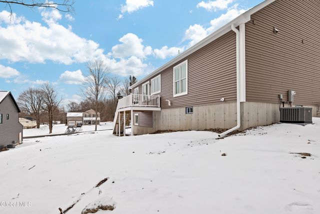 27 Woodland Hill Road, North Greenbush, NY 12198