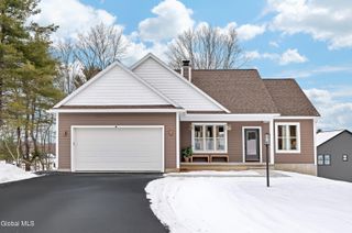 27 Woodland Hill Road, North Greenbush, NY 12198