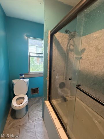 34 Montgomery, Youngstown, OH 44506