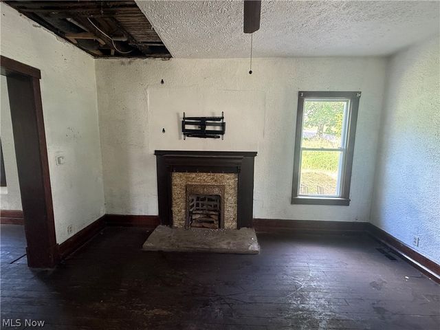34 Montgomery, Youngstown, OH 44506
