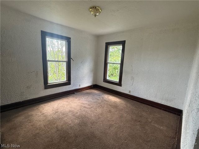 34 Montgomery, Youngstown, OH 44506