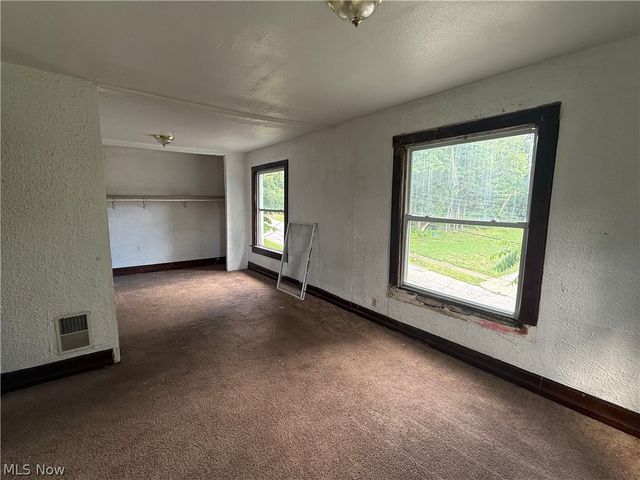 34 Montgomery, Youngstown, OH 44506