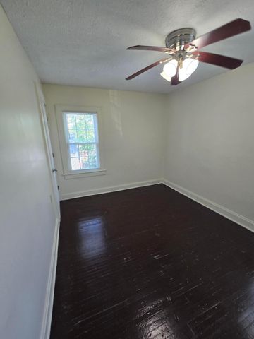 1088-1090 E 14th Avenue, Columbus, OH 43211